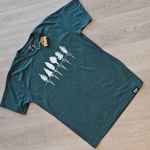 Kindred Coast Treeline T-Shirt Heathered Green Organic Cotton Blend, Med